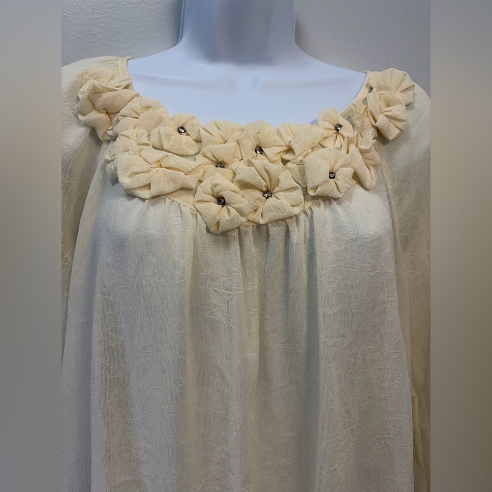 Forever 21 Cream Blouse - Picture 3 of 6